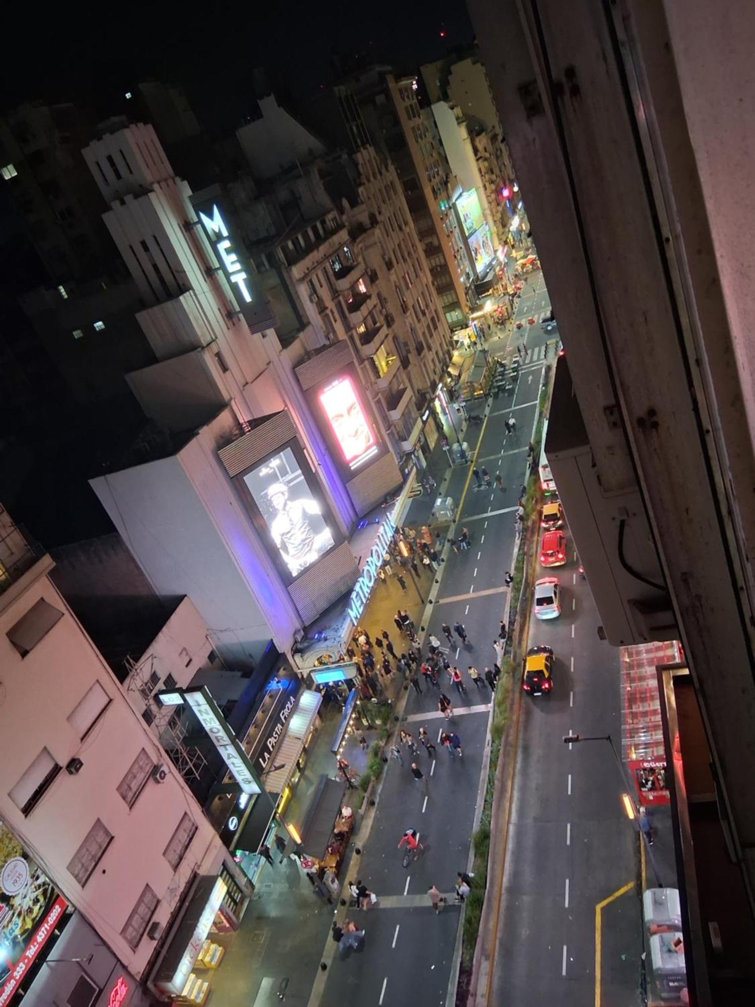 4 Ventanales Sobre La Avenida Corrientes Daire Buenos Aires Dış mekan fotoğraf
